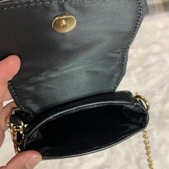 GUESS phone case/crossbody - Picture 7 of 7